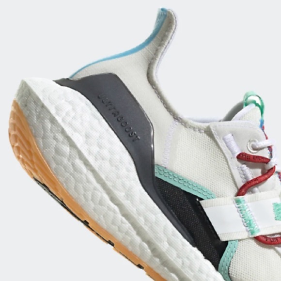 adidas UltraBOOST 22 x Parley Non Dyed - Picture 5 of 9